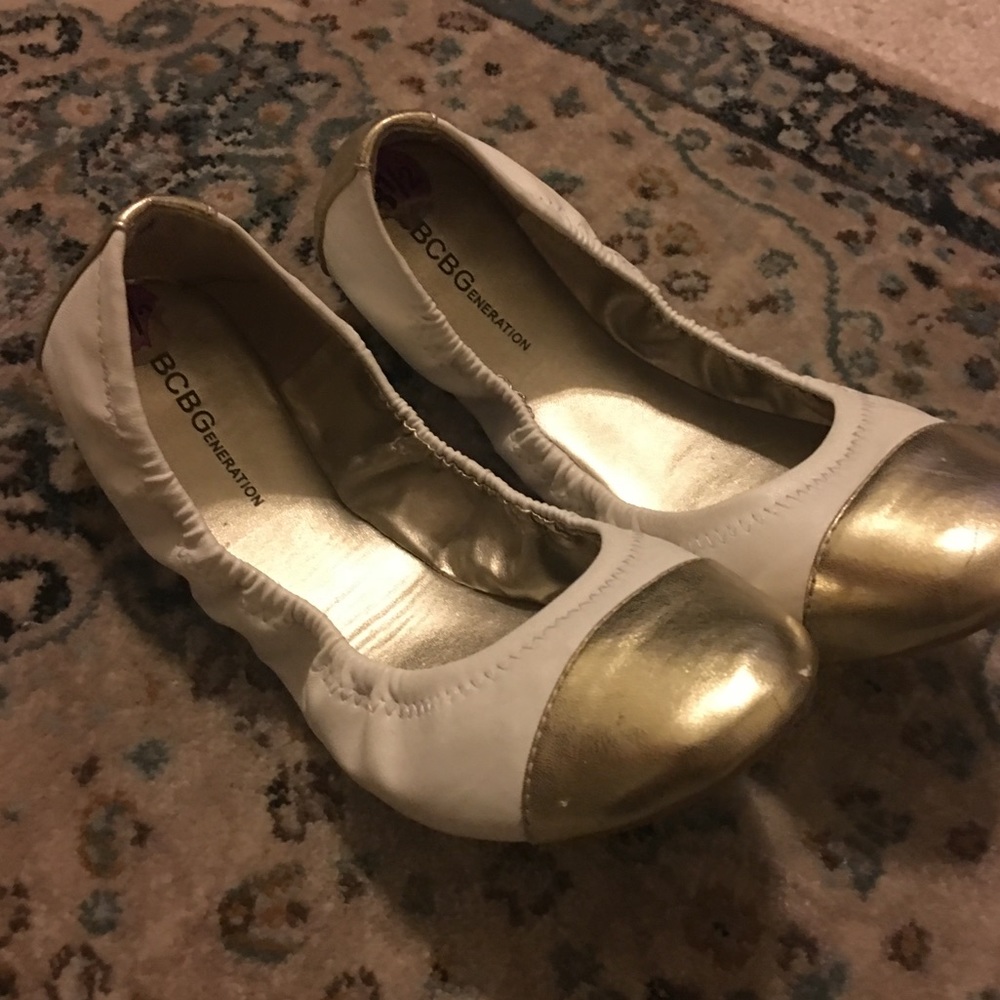 BCBG white/gold flats!